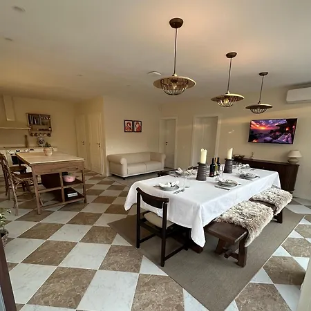 Delightful Two Bedroom In The Heart Of Bulgaria 索波特